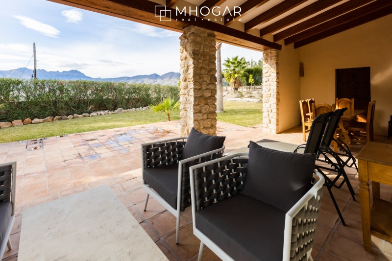Rústica Elegancia - Casa de Campo a la venta en Benissa!